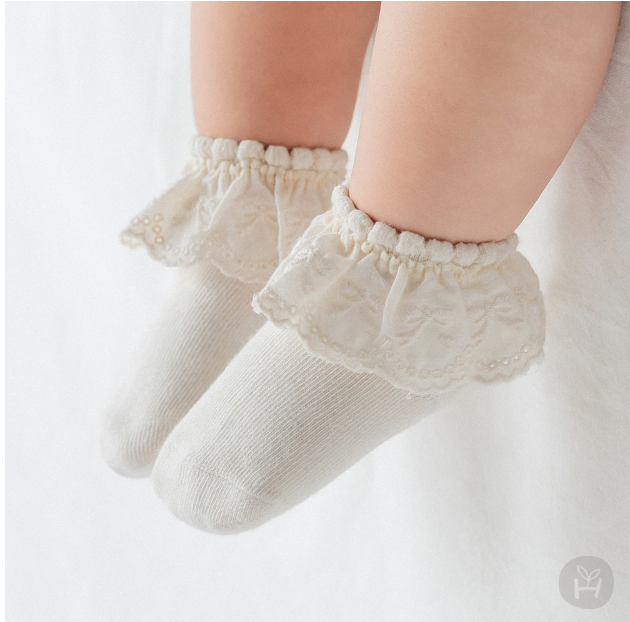 Bella lace socks